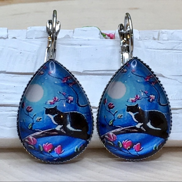 Cat Earrings - Picture 5 of 9